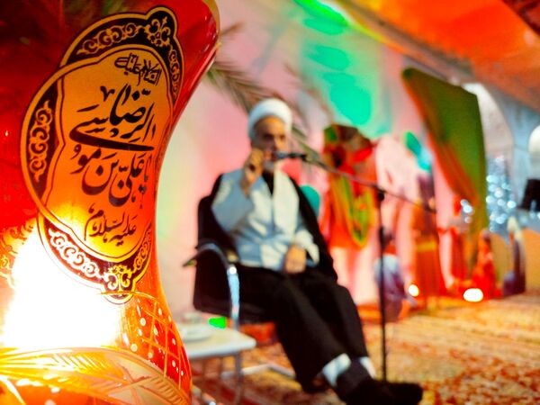 اجتماع عزاداران در جوار امامزاده سید حمزه کاشمر به مناسبت شام غریبان