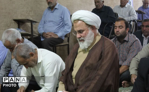 برپایی میز خدمت اداره تعاون، کار و رفاه اجتماعی در نماز جمعه شهرستان خاتم