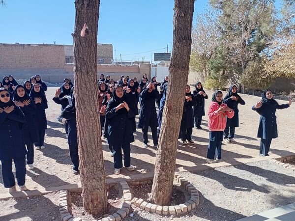 گرامیداشت سیزده آبان در دبیرستان مادرمهربان خلیل آباد