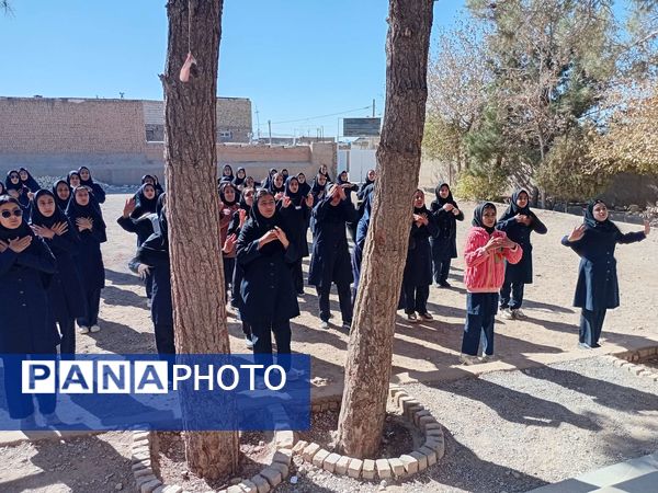 گرامیداشت سیزده آبان در دبیرستان مادرمهربان خلیل آباد