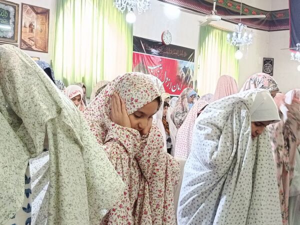اولین روز اعتکاف دانش‌آموزان در فاروج 
