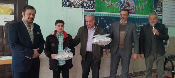 مراسم افطاری در دبیرستان دهخدا ناحیه یک کرج 