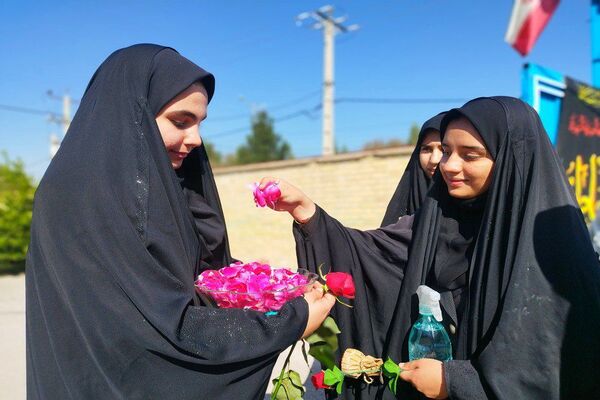 استقبال از شهدای گمنام در دبیرستان فرهیختگان شهرستان باشت