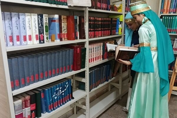 محفل «مام وطن» با طنین شاهنامه‌خوانی در کتابخانه مرکزی علامه امینی شهرستان قدس