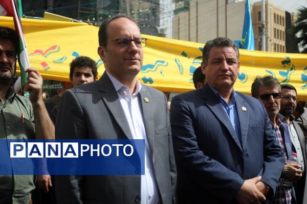 تجمع بزرگ دانش‌آموزان و فرهنگیان در حمایت از مردم مظلوم غزه و فلسطین