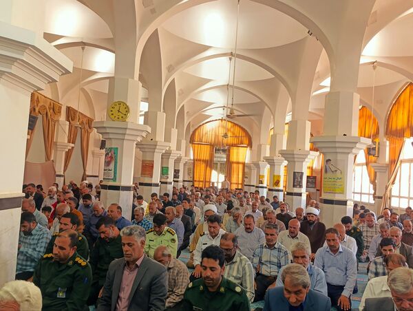 خلیل اباد همگام با ملت ایران فریاد خشم و نصر در نماز جمعه طنین انداز شد