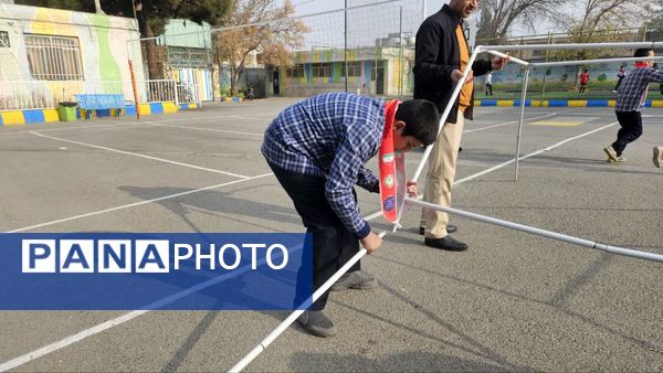 مانور زلزله در دبستان شهید رحیمی ناحیه۱