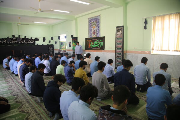 مراسم عزاداری ایام فاطمیه توسط دانش‌آموزان تنگستانی