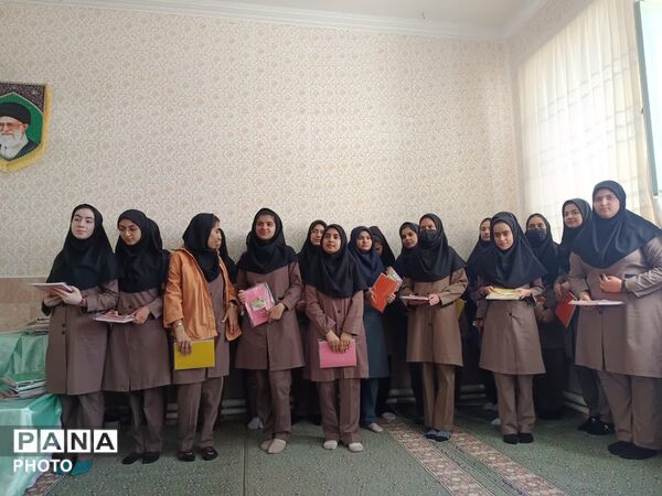 تجلیل از رتبه های برتر آموزشگاه خلیج فارس مروست