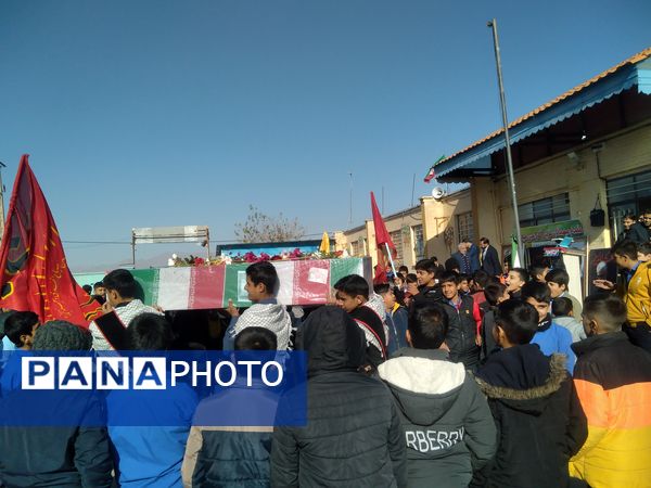 مراسم وداع با شهید گمنام در دبیرستان آیت الله خامنه‌ای شهرستان خلیل‌آباد 