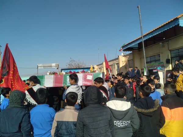 مراسم وداع با شهید گمنام در دبیرستان آیت الله خامنه‌ای شهرستان خلیل‌آباد 