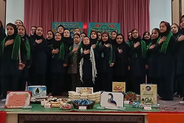کودکان غرفه‌داران جشن میلاد موعود