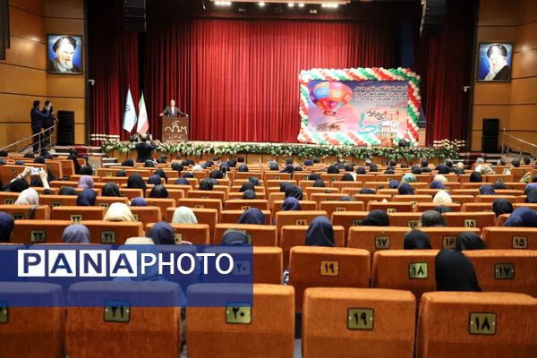 آیین نکوداشت منتخبین مرحله استانی چهل و سومین دوره مسابقات فرهنگی و هنری فردا