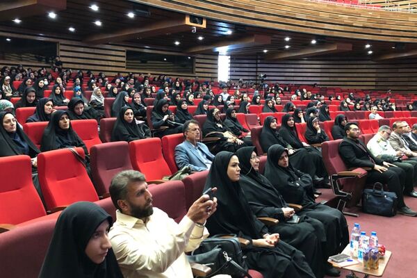 کارگاه آموزشی پیشگیری از آسیب‌های فضای مجازی در ایوان ری شهرری