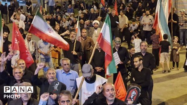 صد و سی شب بیعت با رهبری در نورآباد؛ تجدید میثاق مردم با ولایت