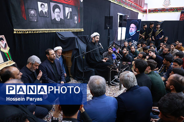 مراسم عزاداری شهادت خادم الرضا(ع) آیت‌الله سید ابراهیم رئیسی و همراهشان در مرکز آموزش عالی شهدای مکه