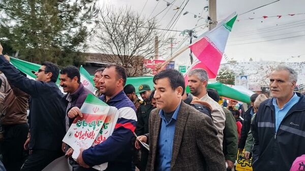 برپایی میز خدمت و نمایشگاه نقاشی در جشن 22 بهمن مارگون
