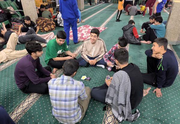 بازی‌های گروهی، سازنده فضایی صمیمانه در اعتکاف 