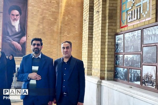 غبار روبی مزار شهیدان رجایی و باهنر با حضور وزیر آموزش و پرورش به مناسبت سالروز تاسیس امور تربیتی 