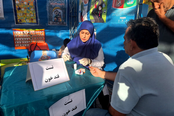 همایش پیاده‌روی خانوادگی در شیراز 