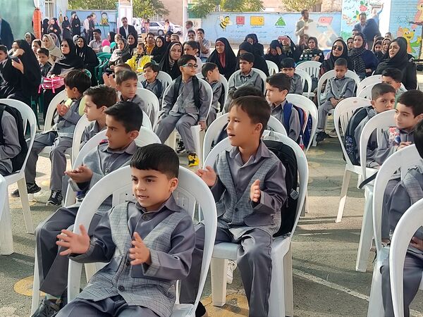 جشن شکوفه ها در دبستان فضیلت