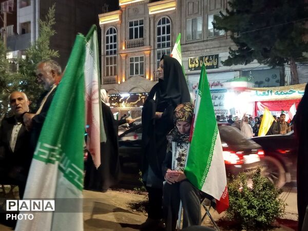 پنجاه وچهار شب در میدان پای کار ایران