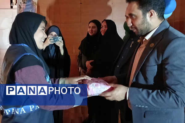 مراسم تجلیل از مقام‌آوران المپیاد رویش ناحیه 4 شیراز