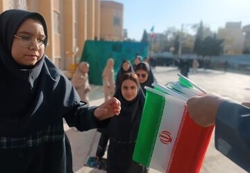 دبیرستان پاکنژاد یزد، امروز میزبان آیین باشکوه و بی‌نظیر جشن عاطفه‌ ها بود