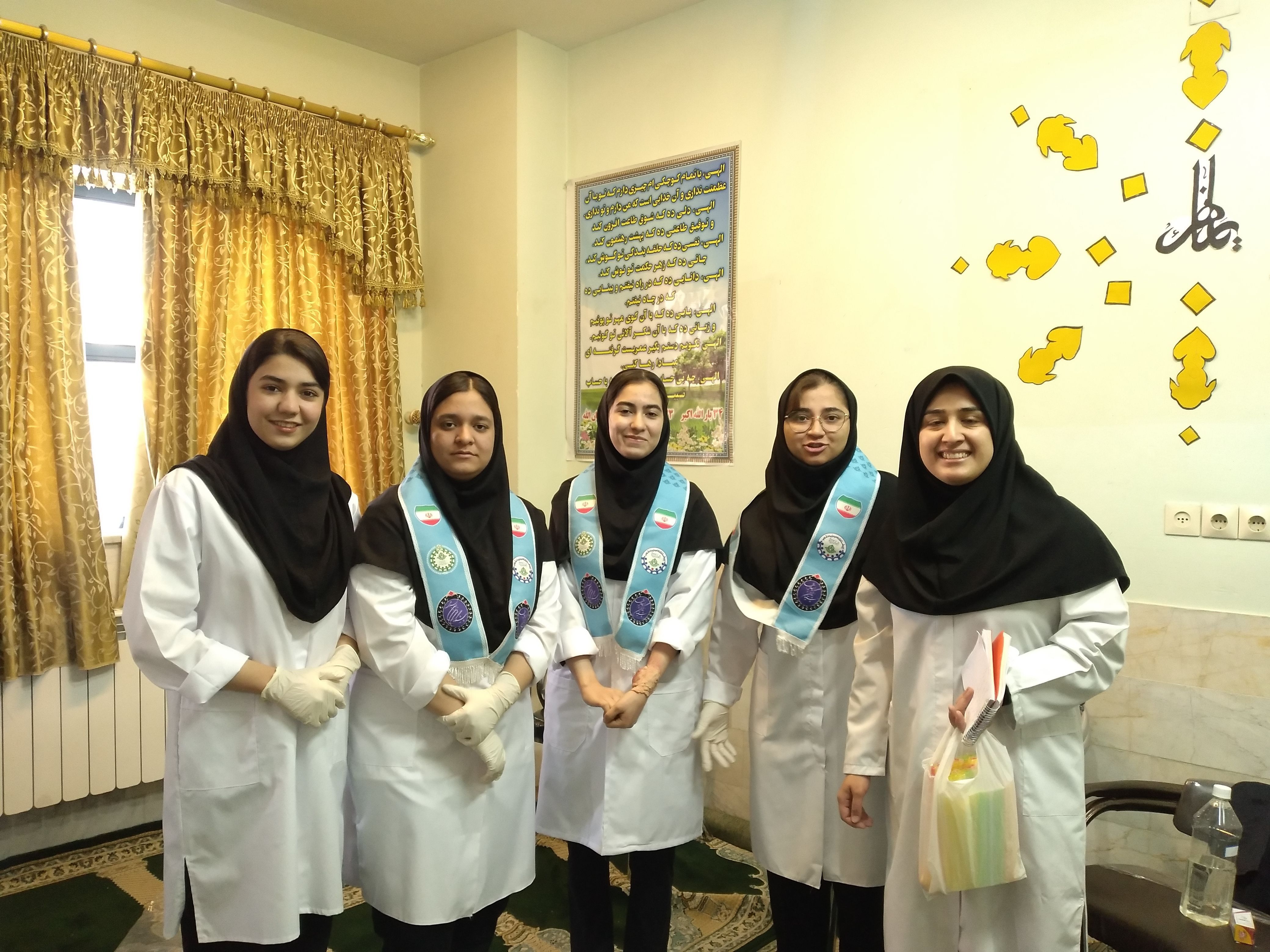 جشن روز آزمایشگاه در دبیرستان شهید مرادعلی امینی و هنرستان کیمیا