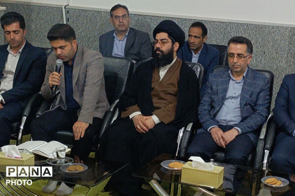 دیدار نماینده ولی فقه با کارکنان آموزش پرورش خراسان شمالی به مناسبت هفته معلم 