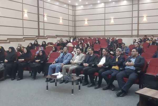 تجلیل از معلمان پژوهنده و دانش‌آموزان پژوهشگر در شهرستان قدس