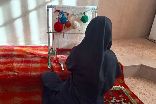نمایشگاه آثار هنری دانش آموزان دبیرستان امام علی(ع) شهرستان ورامین