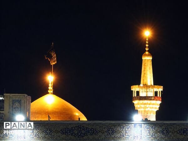 صحن‌های حرم رضوی سرخ‌پوش از پرچم‌های خون‌خواهی شد