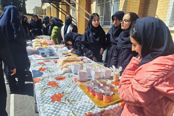 برگزاری بازارچه  کسب و کار دانش‌آموزی در آموزشگاه پویش ناحیه ۳شیراز 