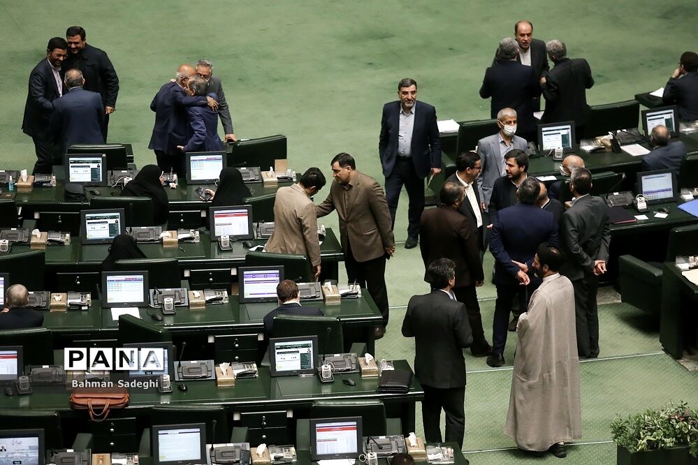 شعار «مرگ بر اسرائیل» در مجلس طنین‌انداز شد