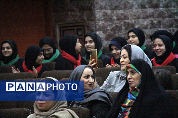 جشنواره هنرهای آوایی دانش‌آموزی یزد