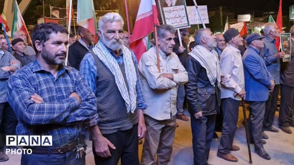 طنین دوباره شعارهای وفاداری در نورآباد؛ نود و هشتمین شب بیعت با رهبر انقلاب