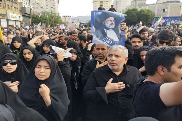 وداع تاریخی مشهدی‌ها با خادم‌الرضا؛ شهید جمهور