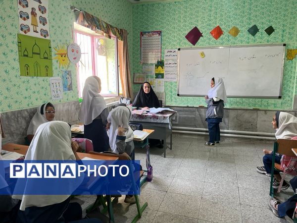 بازدید تیم کارشناسی اداره‌کل آموزش و پرورش استان یزد از واحدهای آموزشی خاتم 