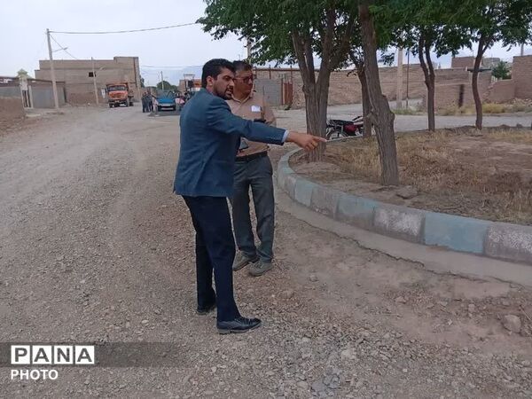 آغاز عملیات آسفالت جاده فدافن به کاشمر گامی بلند در توسعه زیرساخت‌های روستایی