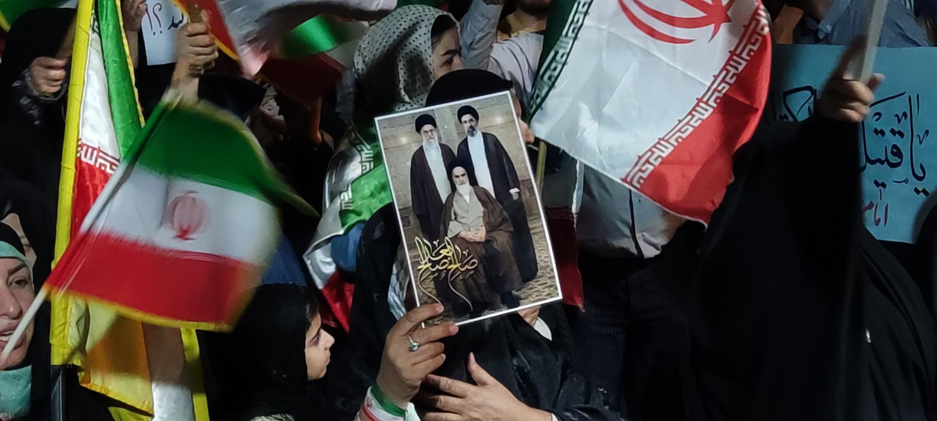 خروش ملت ایران در شب نود و پنجم حماسه میدان داری-٢