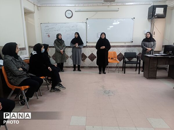 تقدیر از مهندسان آینده در دبیرستان فدک