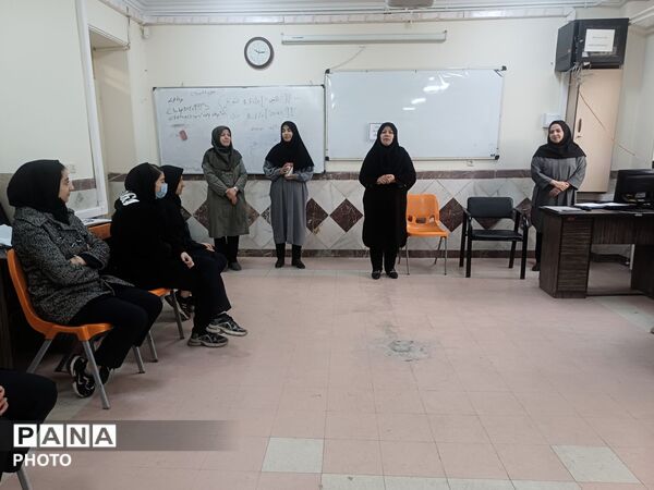 تقدیر از مهندسان آینده در دبیرستان فدک