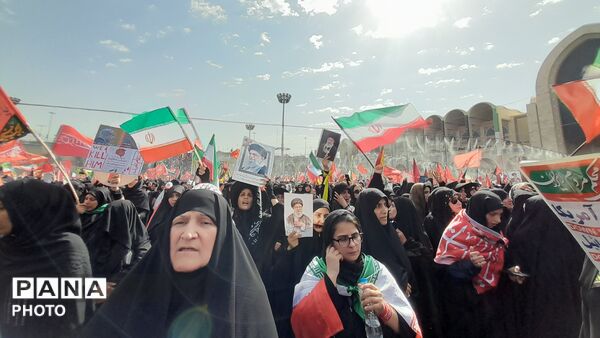  تهران در سوگِ رهبر شهید ایستاد
