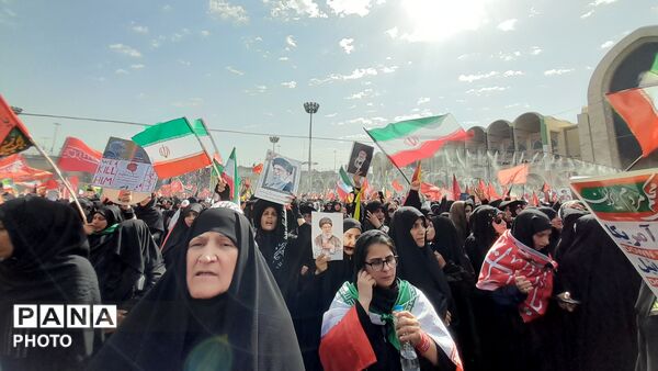  تهران در سوگِ رهبر شهید ایستاد