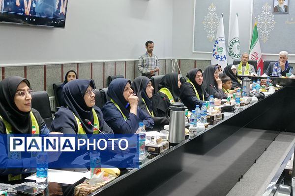 نشست هم‌اندیشی پیشکسوتان سازمان دانش‌آموزی استان کرمانشاه