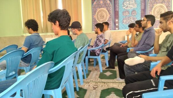 جلسه‌ مشاوره‌ای و توجیهی کنکور در دبیرستان معلم ساوجبلاغ