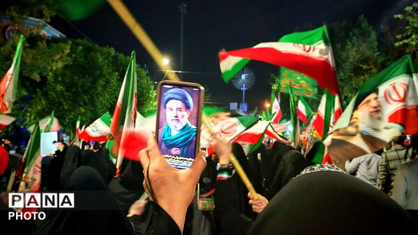 هفتادمین شب؛ بیداری ملت ایران