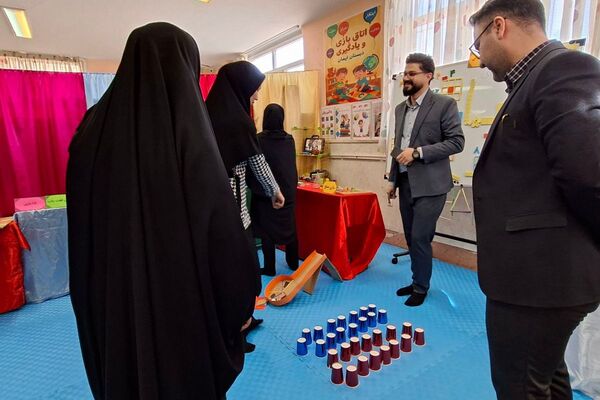 بازدید مسئولان آموزشی مقطع ابتدایی از طرح جابر بن حیان در دبستان ایمان