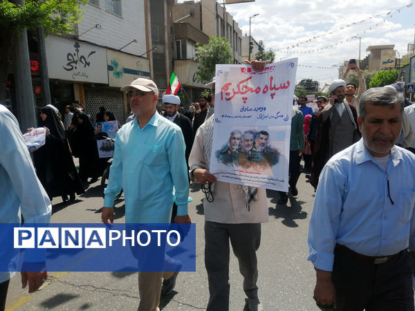 راهپیمایی نمازگزاران جمعه قم در حمایت از عملیات وعده صادق و طرح نور